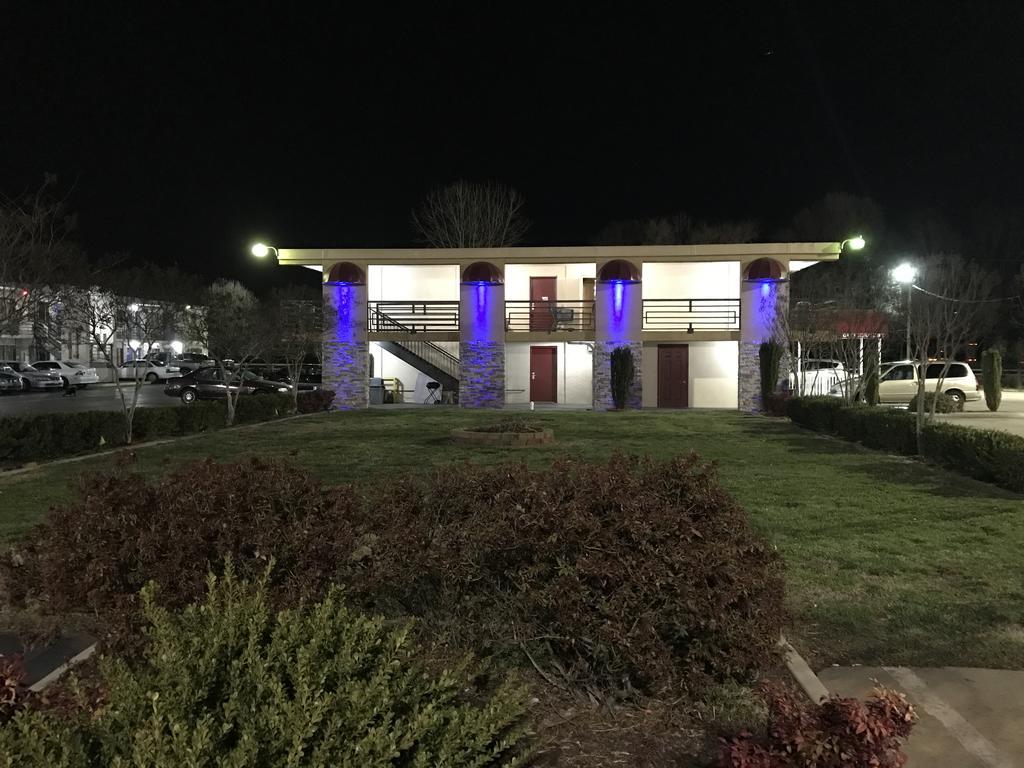 Royal Regency Inn روك هيل المظهر الخارجي الصورة