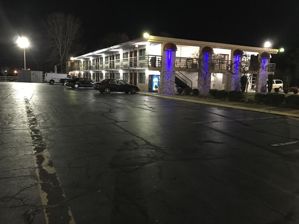 Royal Regency Inn روك هيل المظهر الخارجي الصورة