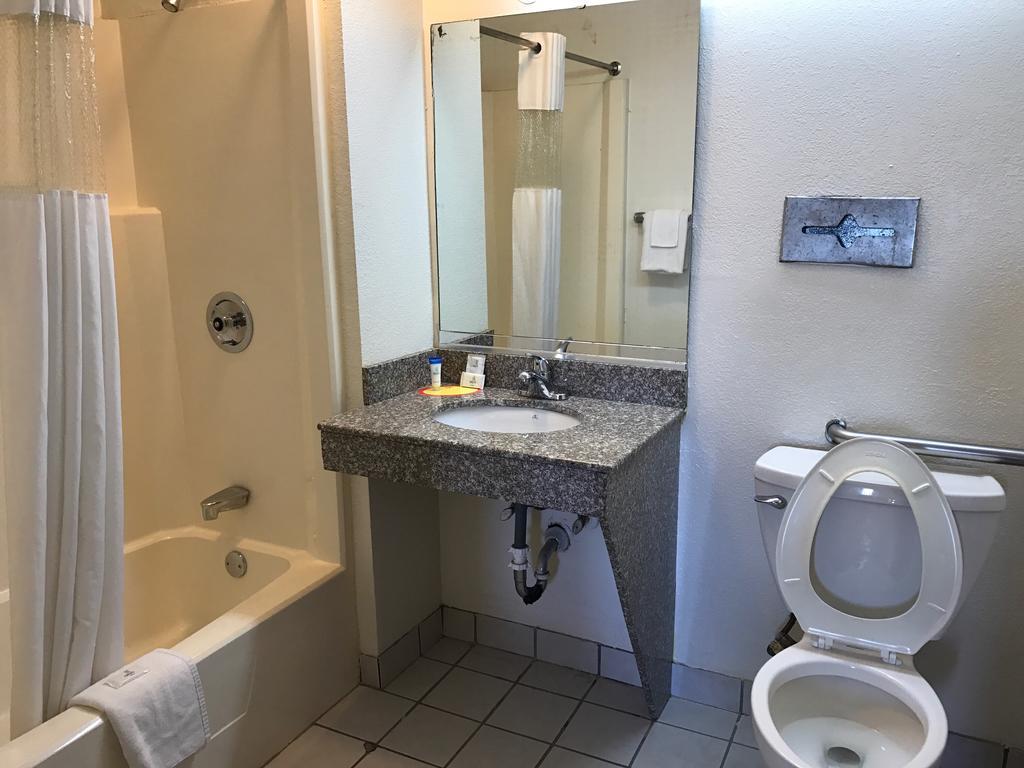 Royal Regency Inn روك هيل المظهر الخارجي الصورة
