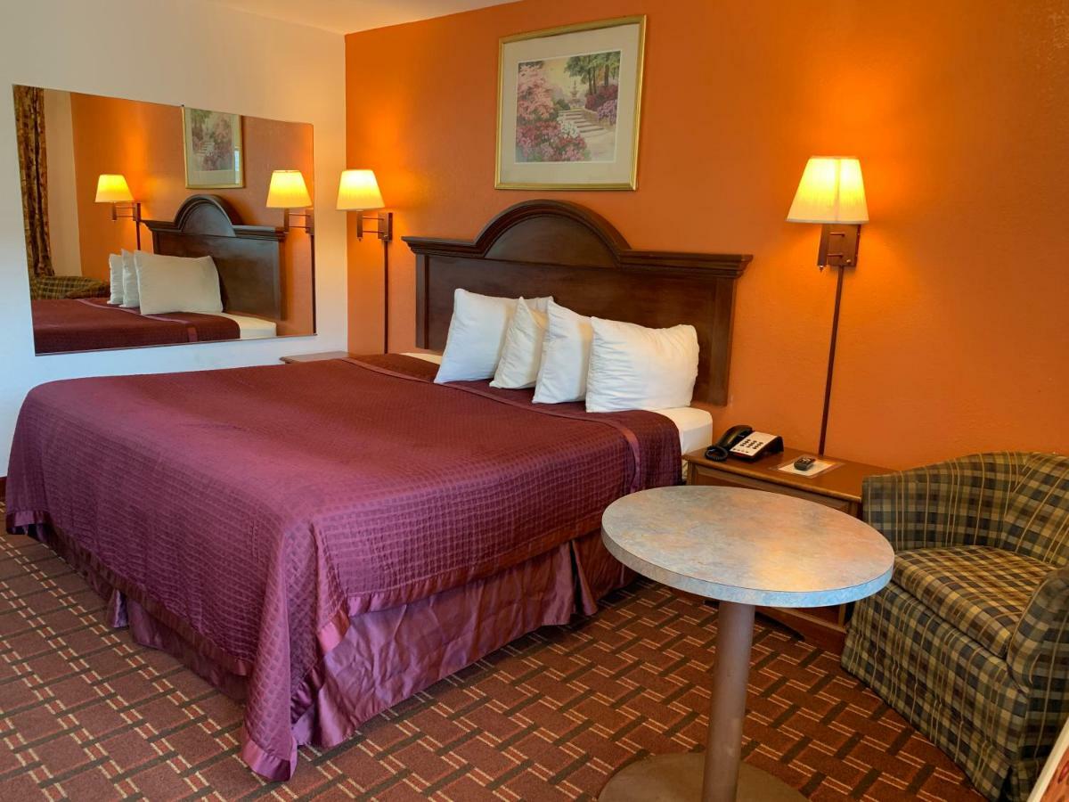 Royal Regency Inn روك هيل المظهر الخارجي الصورة